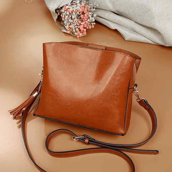 Women Vintage Oil Wax Faux Leather Handbag Tassel Leisure Crossbody Bag