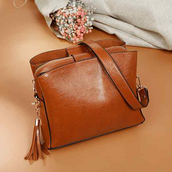 Women Vintage Oil Wax Faux Leather Handbag Tassel Leisure Crossbody Bag